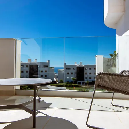 Mara's Higueron West - Luxurious & Sunny 푸엔히롤라