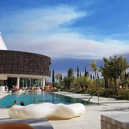 Mara's Higueron West - Luxurious & Sunny *