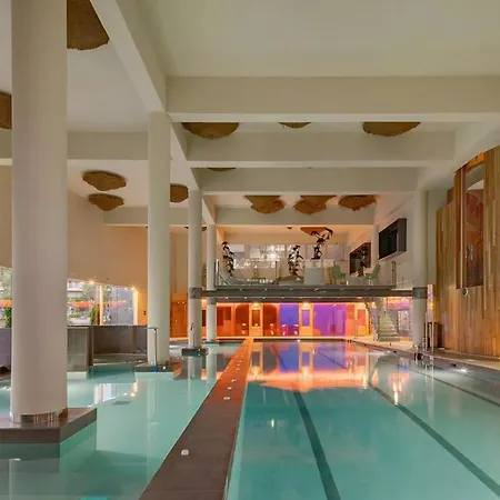 Mara's Higueron West - Luxurious & Sunny 아파트 푸엔히롤라