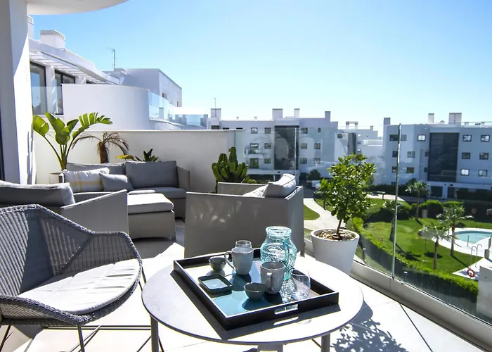 Mara's Higueron West - Luxurious & Sunny Apartment