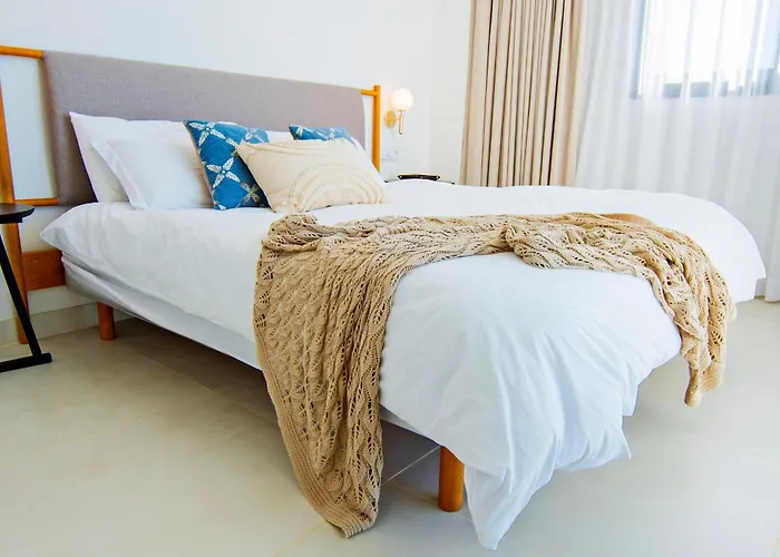 Mara's Higueron West - Luxurious & Sunny Апартаменти *