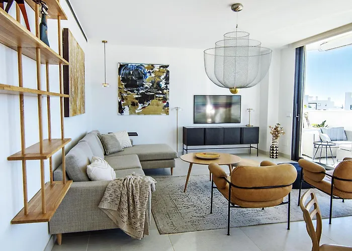 Mara's Higueron West - Luxurious & Sunny Apartment