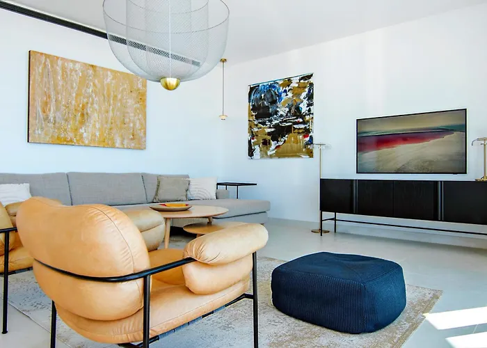 Mara's Higueron West - Luxurious & Sunny Apartment *