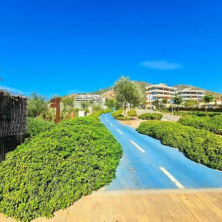 Mara's Higueron West - Luxurious & Sunny *